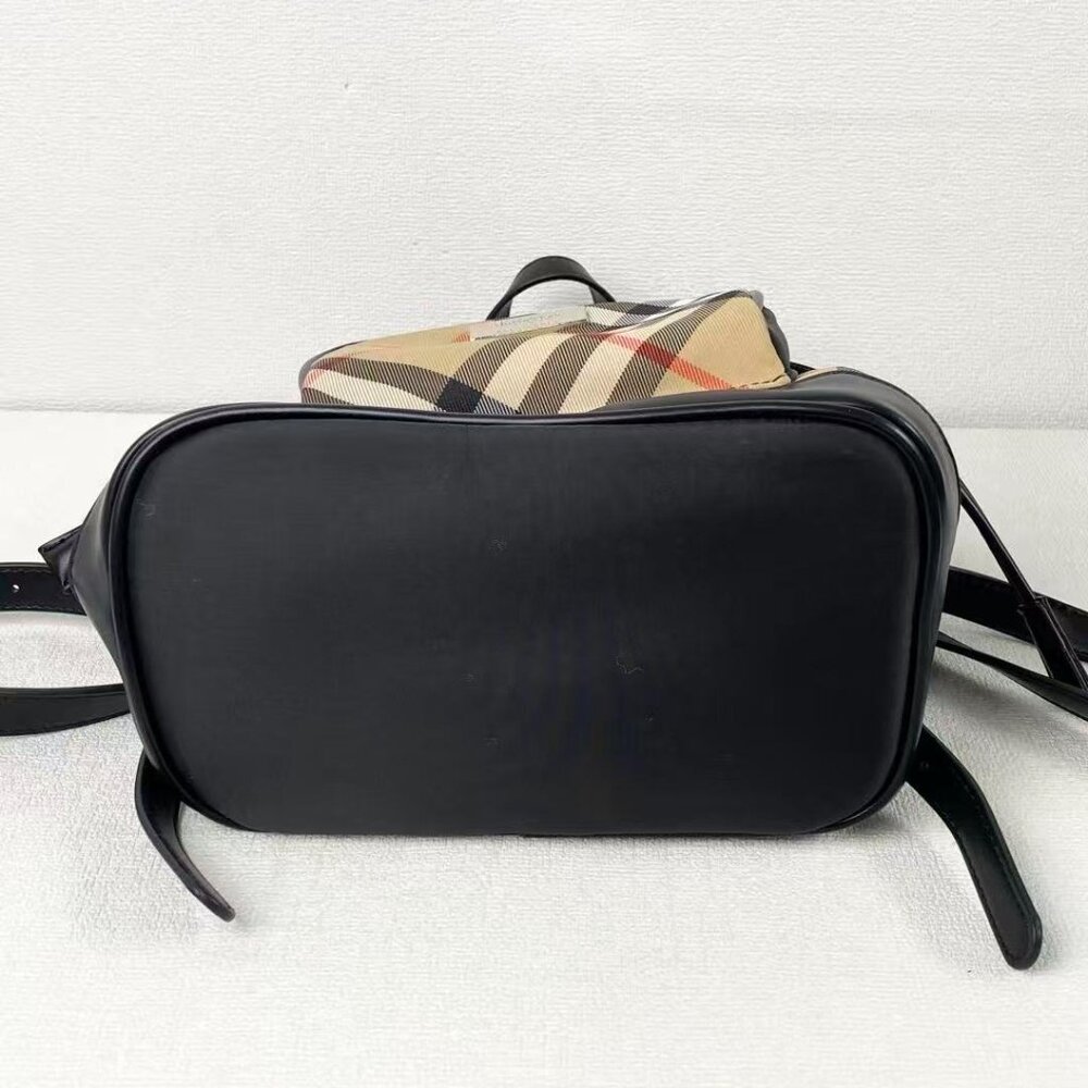 Authentic Burberry backpack - image 5